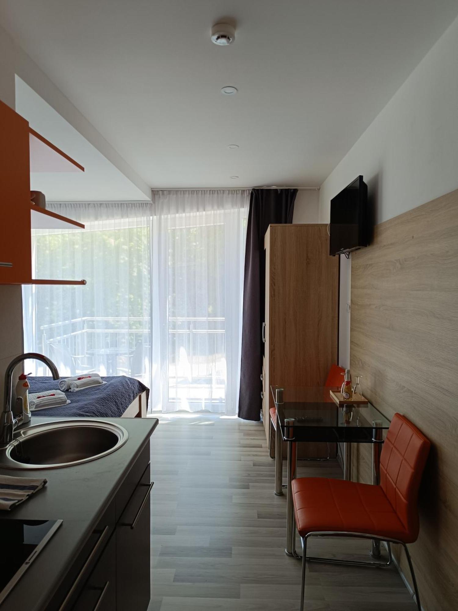 Ujhely Apartmanhaz Siofok Exterior photo