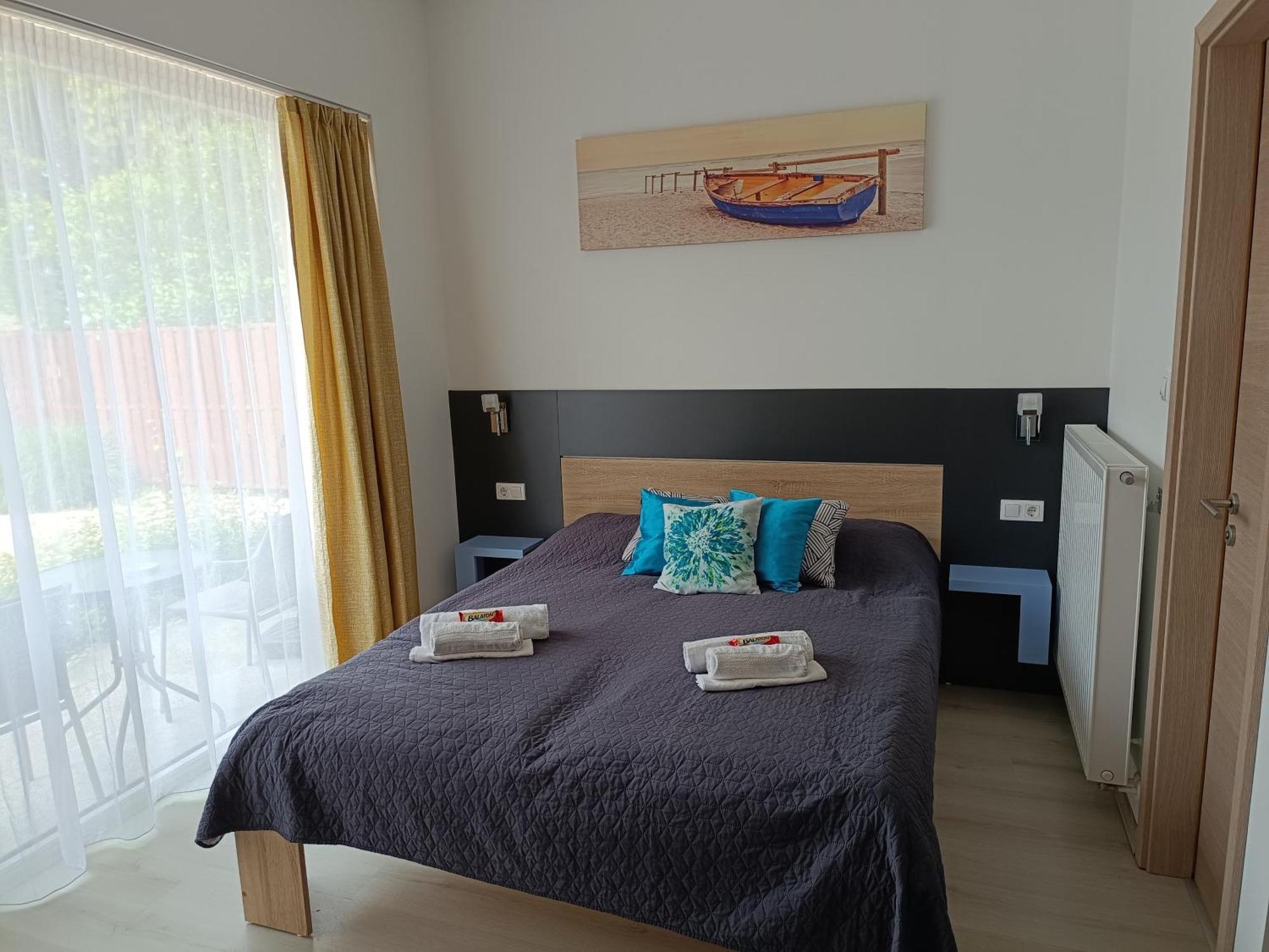 Ujhely Apartmanhaz Siofok Exterior photo